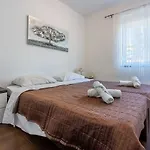 Helles Nur 100 Meter Zum Mit Meerblick, Parkplatz, Bbq Apartament *