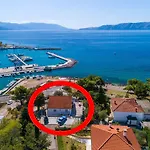 Apartament Helles Nur 100 Meter Zum Mit Meerblick, Parkplatz, Bbq Novi Vinodolski