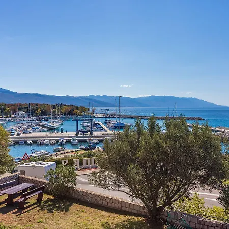 Helles Nur 100 Meter Zum Mit Meerblick, Parkplatz, Bbq Διαμέρισμα Novi Vinodolski