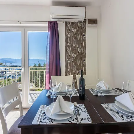 Helles Nur 100 Meter Zum Mit Meerblick, Parkplatz, Bbq Διαμέρισμα Novi Vinodolski