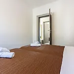 Appartement Helles Nur 100 Meter Zum Mit Meerblick, Parkplatz, Bbq Novi Vinodolski